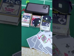 Occhiali con carte contrassegnate